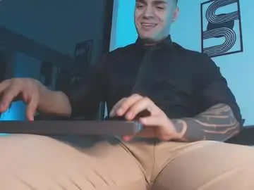 Chaturbate Live Sex Cam of alpha_dominus_