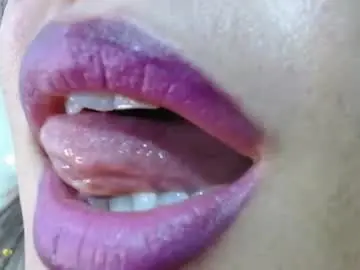 Chaturbate Live Sex Cam of miss_evoleth2