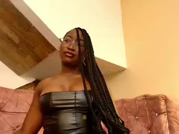 Chaturbate Nude Webcam of paulinekosh