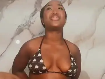 Chaturbate Nude Webcam of paulinekosh