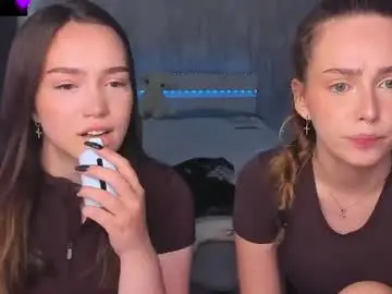 Chaturbate Live Sex Cam of top_twins