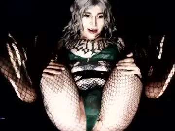 Chaturbate Live Sex Cam of cybertrouble_