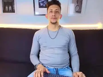 Chaturbate Best live sex cam show of emiliocum_24