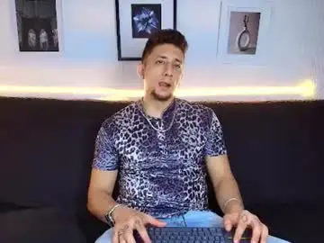 Chaturbate Private Sex Chat of emiliocum_24