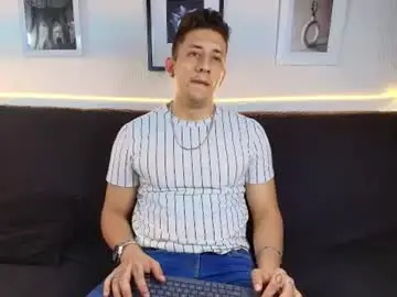 Chaturbate Live Sex of emiliocum_24