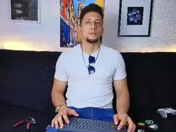 Chaturbate Sex Cam of emiliocum_24