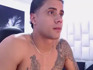 Chaturbate Live Sex Cam of aiden_santa