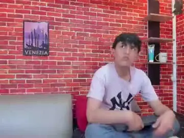 Chaturbate Watch Live Sex Cams of hoot_boyss_
