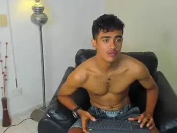 Chaturbate Nude Webcam of alejandro_williams
