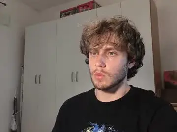 Chaturbate Free Porn Cam of tiziocososo01