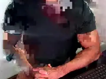 Chaturbate Nude Webcam of beard_top_guy