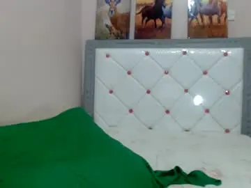 Chaturbate Live Sex Cam of sarahtatts