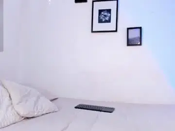 Chaturbate Live Sex Cam of queen_baby02