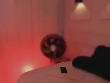 Chaturbate Live Sex Cam of thomklein