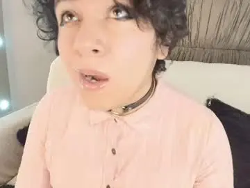 Chaturbate Live Sex Cam of saturningsweets