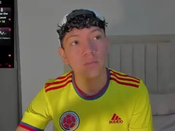 Chaturbate Sex Cam of iamjulian_