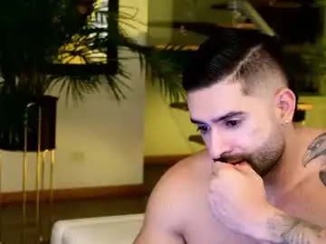 Chaturbate Live Sex Cam of lukhass