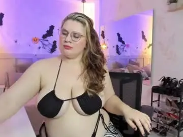 Chaturbate Live Sex Cam of martinaguzmann