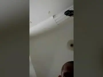 Chaturbate Live Sex Cam of giabitdj83