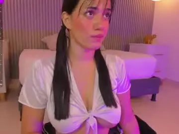 Chaturbate Live Sex Cam of cloe_yeraldy_