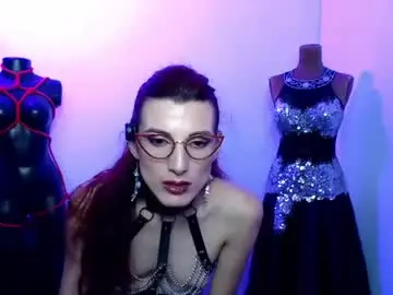 Chaturbate Live Sex Cam of moira_hot