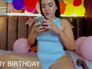 Chaturbate Live Sex Cam of bella13_