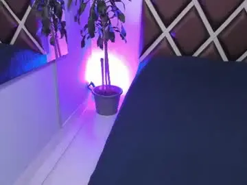 Chaturbate Private Sex Chat of littlee_melody18