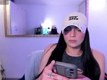 Chaturbate Live Sex Cam of _ericavanderhill_