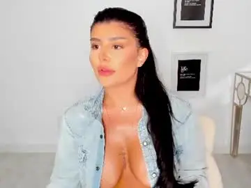 Chaturbate Adult Video Chat of moniqueeass