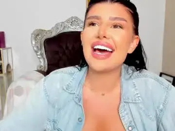Chaturbate Live Sex Cam of moniqueeass