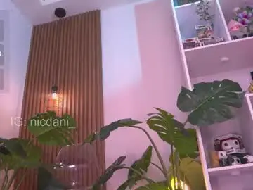 Chaturbate Live Sex Cam of nicdani_1