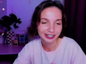 Chaturbate Watch Live Sex Cams of kindhazelhere_