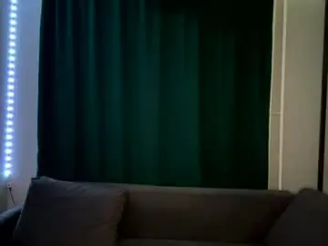 Chaturbate Live Sex Cam of lessiemccoyle