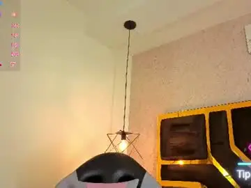 Chaturbate Live Sex Cam of sheilly_brown