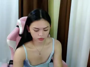 Chaturbate Live Sex Cam of yourlovelytranspinay