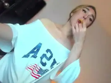 Chaturbate Sex Chat of transnextdoor_