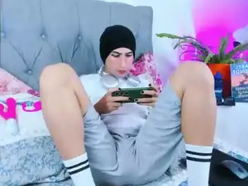Chaturbate Live Porn of andresznaygarcia