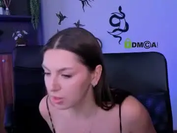 Chaturbate Live Sex Cam of chloe_ley