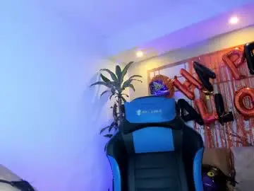 Chaturbate Live Sex Cam of emily_bruss