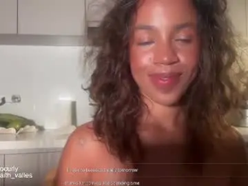 Chaturbate Sex Chat of gia_curly