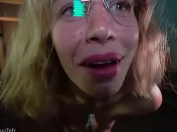 Chaturbate Free Live Porn of molly_p