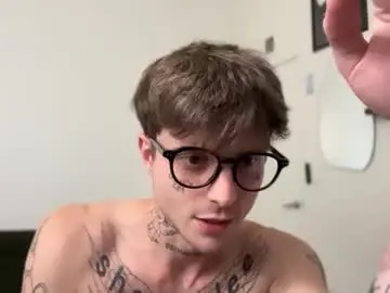 Chaturbate Adult Video Chat of prettyboyszn