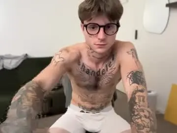 Chaturbate Adult Video Chat of prettyboyszn