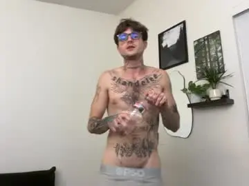 Chaturbate Adult Video Chat of prettyboyszn