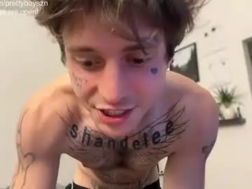 Chaturbate Live Sex Cam of prettyboyszn