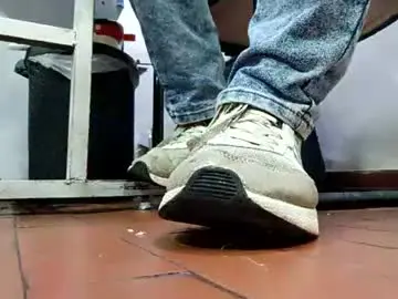 Chaturbate Free Porn Cam of waltherfeet_