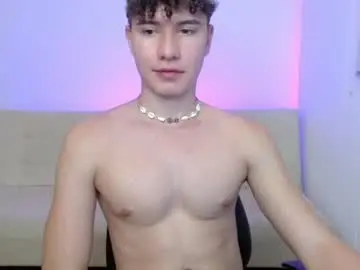 Chaturbate Nude Webcam of adrian_morelli