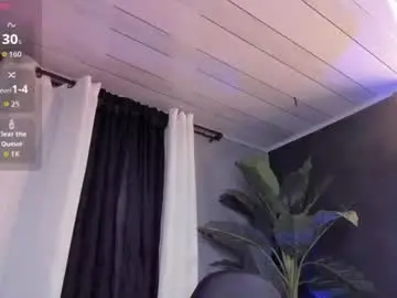 Chaturbate Nude Webcam of aili_queen