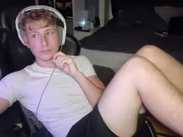 Chaturbate Live Sex Cam of lildyl06