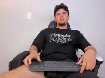 Chaturbate Live Sex of valetino_stonee